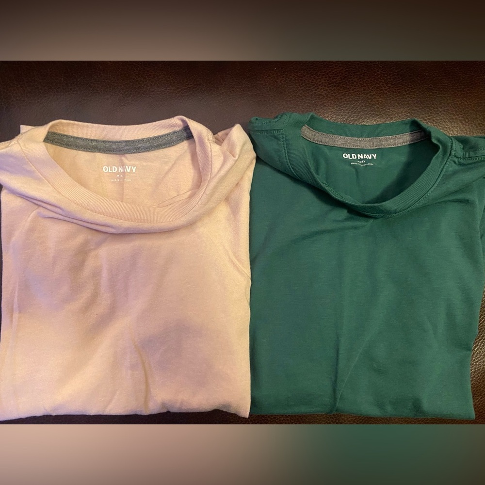 Old Navy Kids Dual Pack Sz M (8) Short Sleeve Tees - Light Pink and Dark Green!
